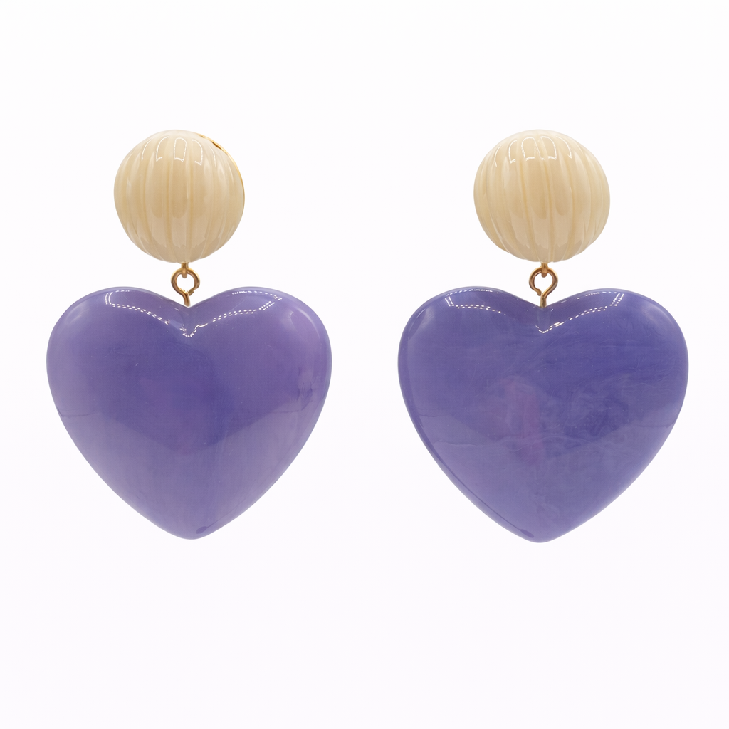 RESERVA Pendientes Amour de resina de nácar tallada con corazón de lavanda