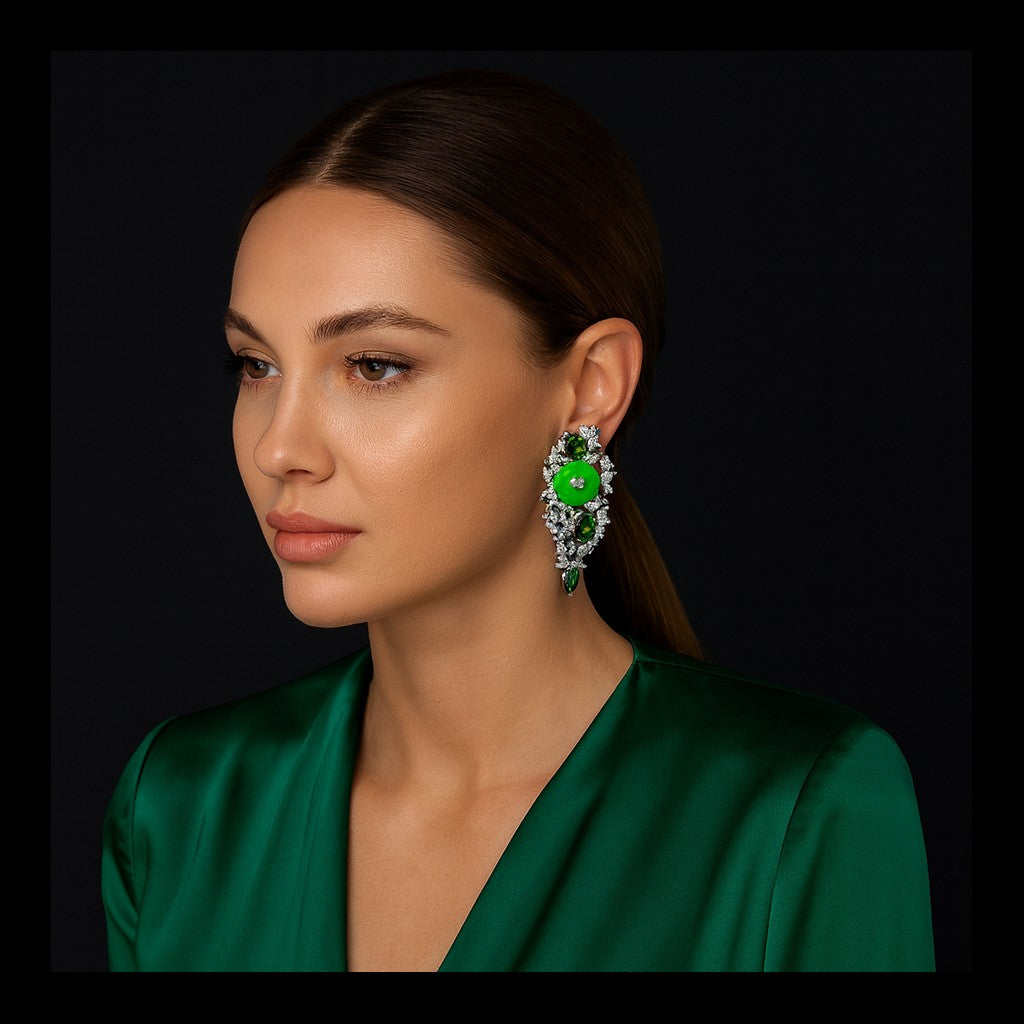 Pendientes Olivia de circonita cúbica con diamantes, esmeraldas y jade
