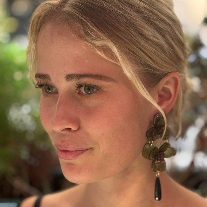 BETH OLIVE DOUBLE FLORAL RESIN DROP EARRINGS
