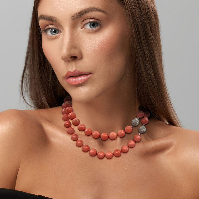 Collier en corail à base de coquillages