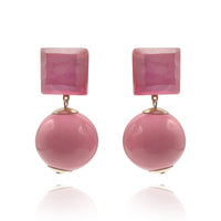 Boucles d'oreilles à clip en résine italienne rose avec dessus miroir et grosse boule en résine pendante