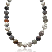 Collier noué en agate du Botswana - 15 1/2" avec fermoir en argent sterling CZ