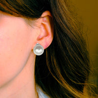 Boucles d'oreilles à clip rondes en argent sterling plaqué or avec perles à base de coquillage