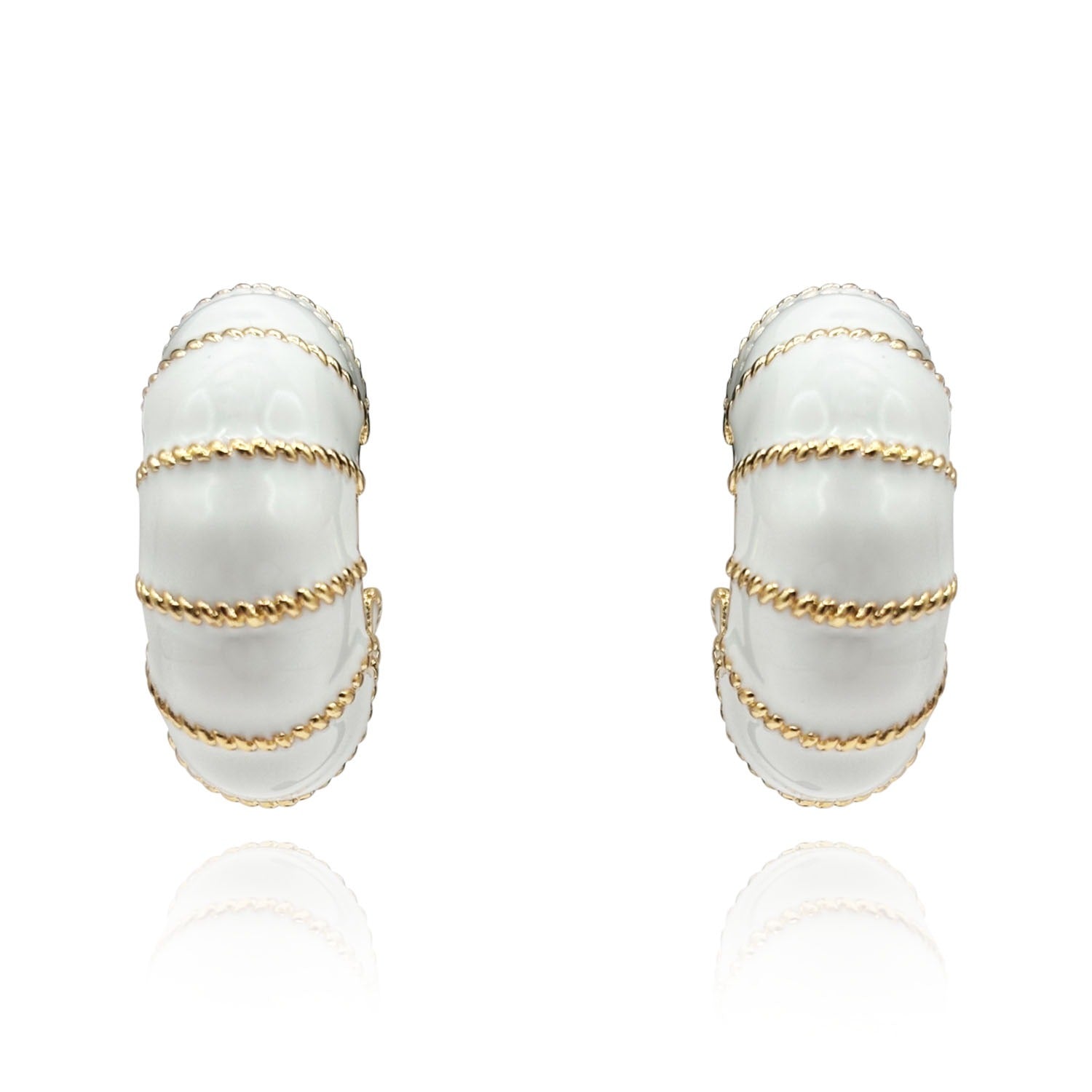 Pendientes de clip de esmalte blanco chapados en oro Capucine