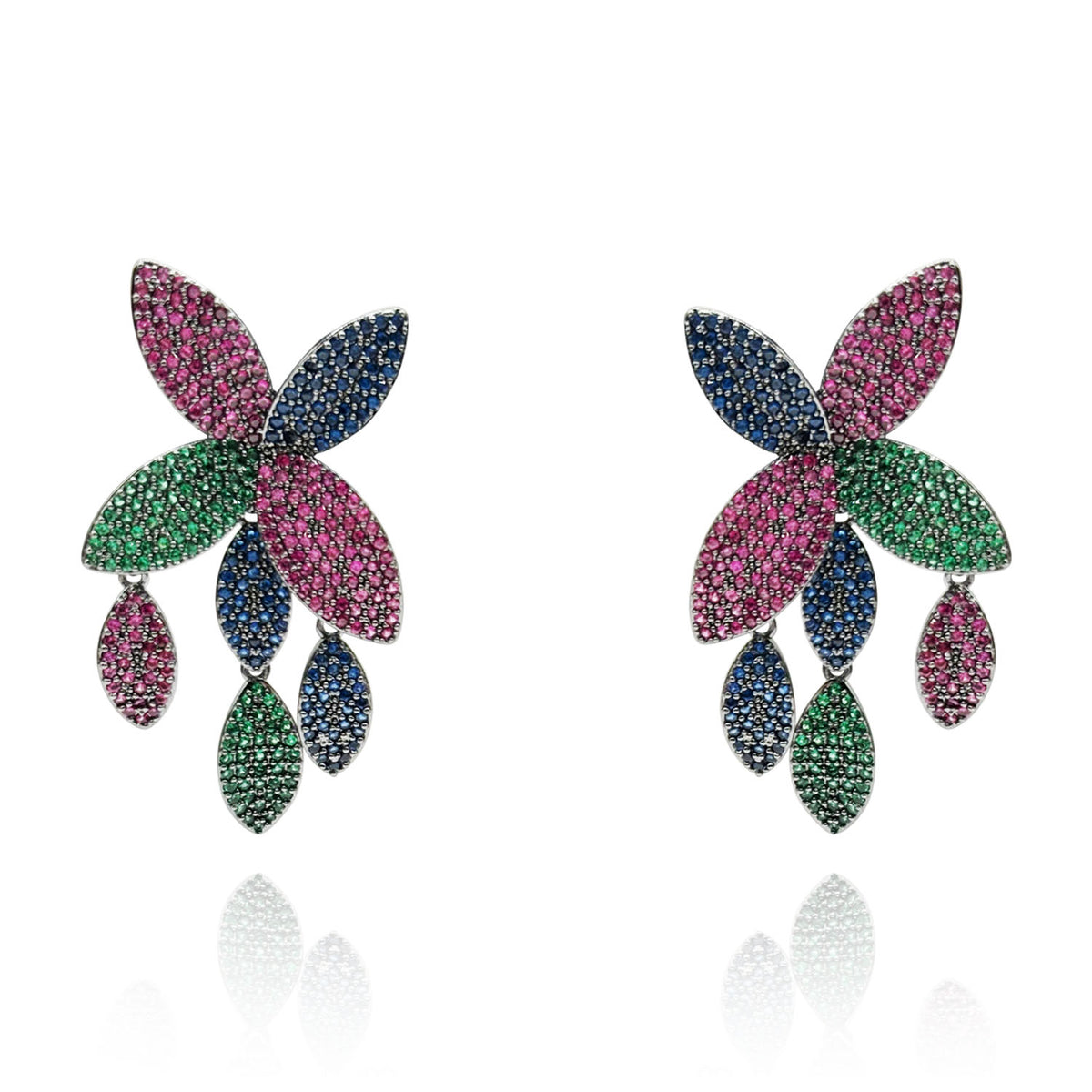 Boucles d'oreilles à pétales de cristal micro pavées multicolores en laiton plaqué noir