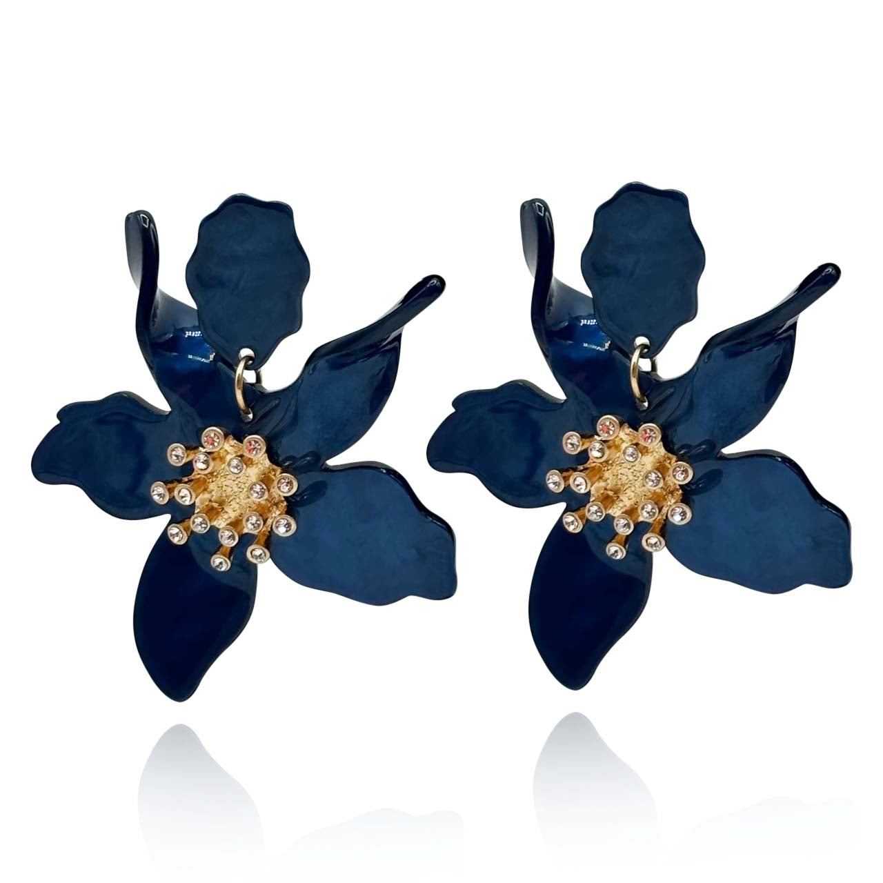 Pendientes colgantes de resina con diseño floral azul marino de Irene