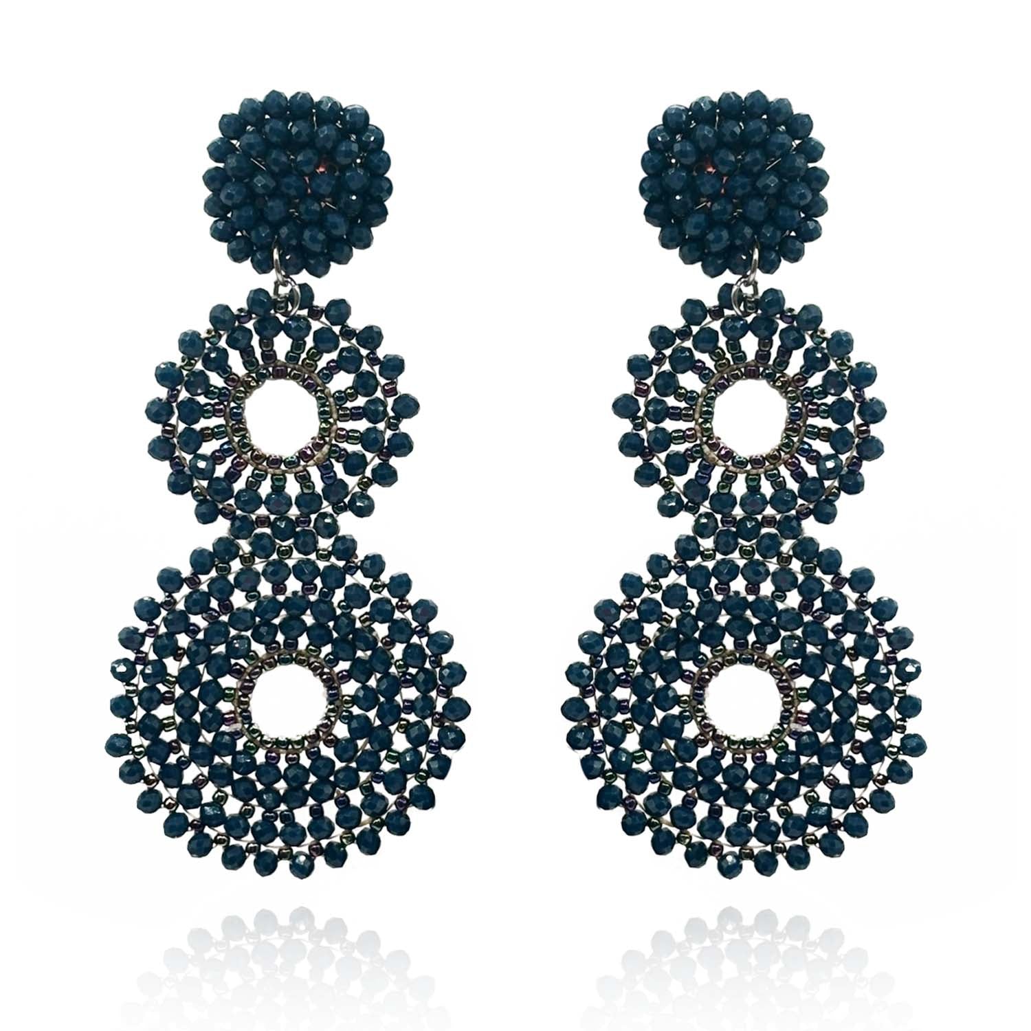 Pendientes colgantes bohemios con clip de cristal azul marino Jeannette