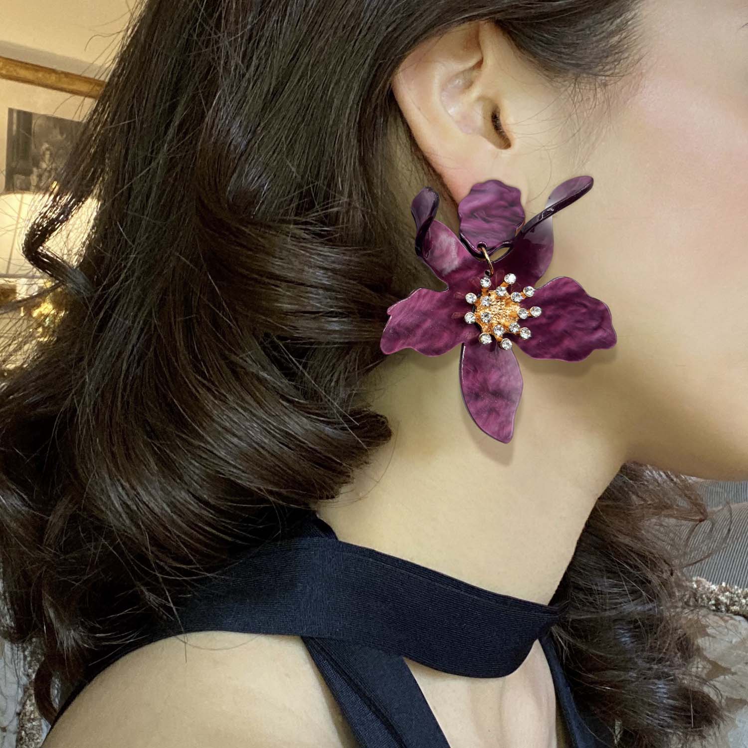 Pendientes colgantes de resina con diseño floral de amatista Lisa